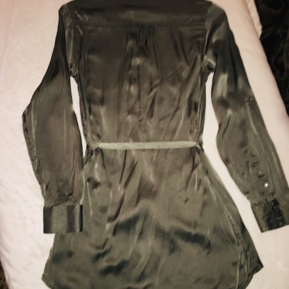 H&M silk midi button down shirt - Picture 5 of 8